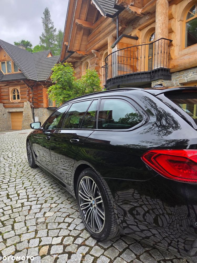 BMW Seria 5 520d xDrive M Sport sport - 9