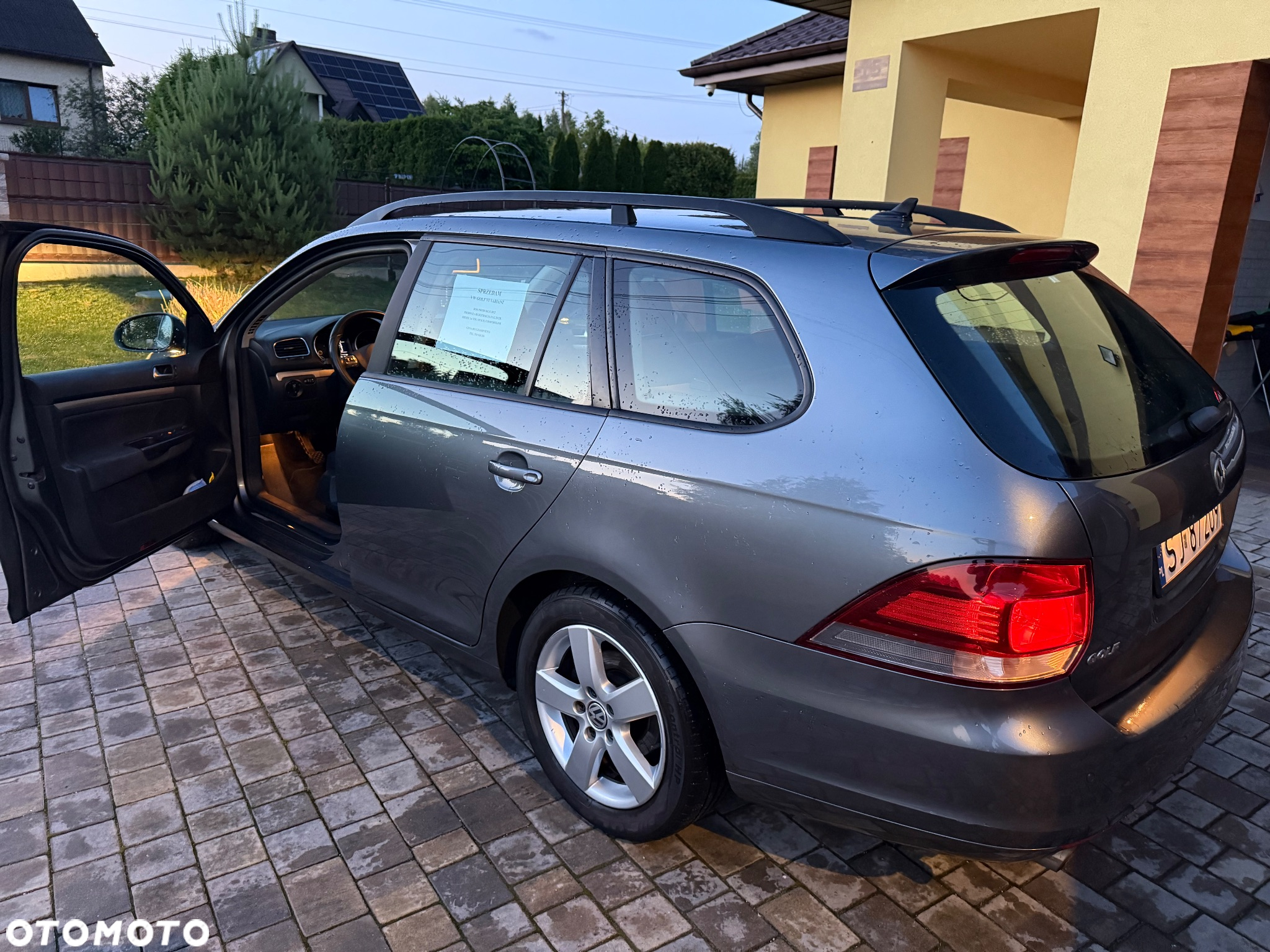 Volkswagen Golf VI 1.6 TDI BlueMot Comfortline - 12