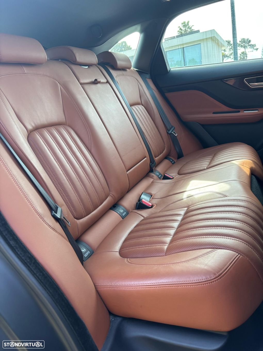Jaguar F-Pace 20d AWD Aut. Portfolio - 19