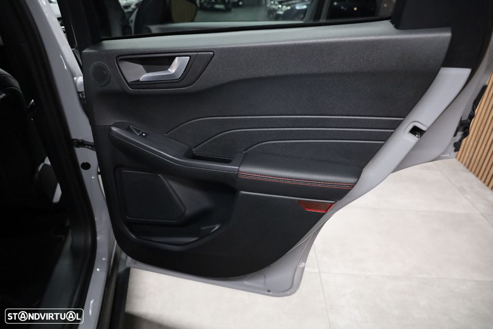 Ford Kuga 2.5 PHEV ST-Line X - 29