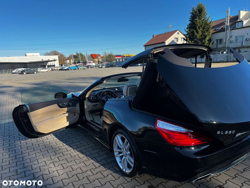 Mercedes-Benz SL - 25