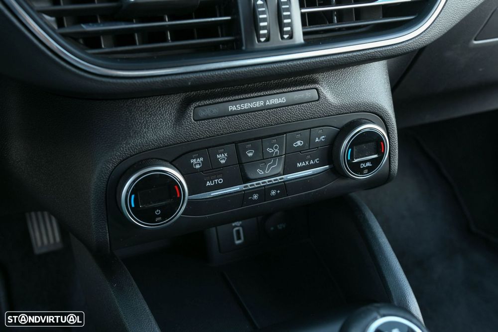 Ford Focus 1.0 EcoBoost Active X - 27