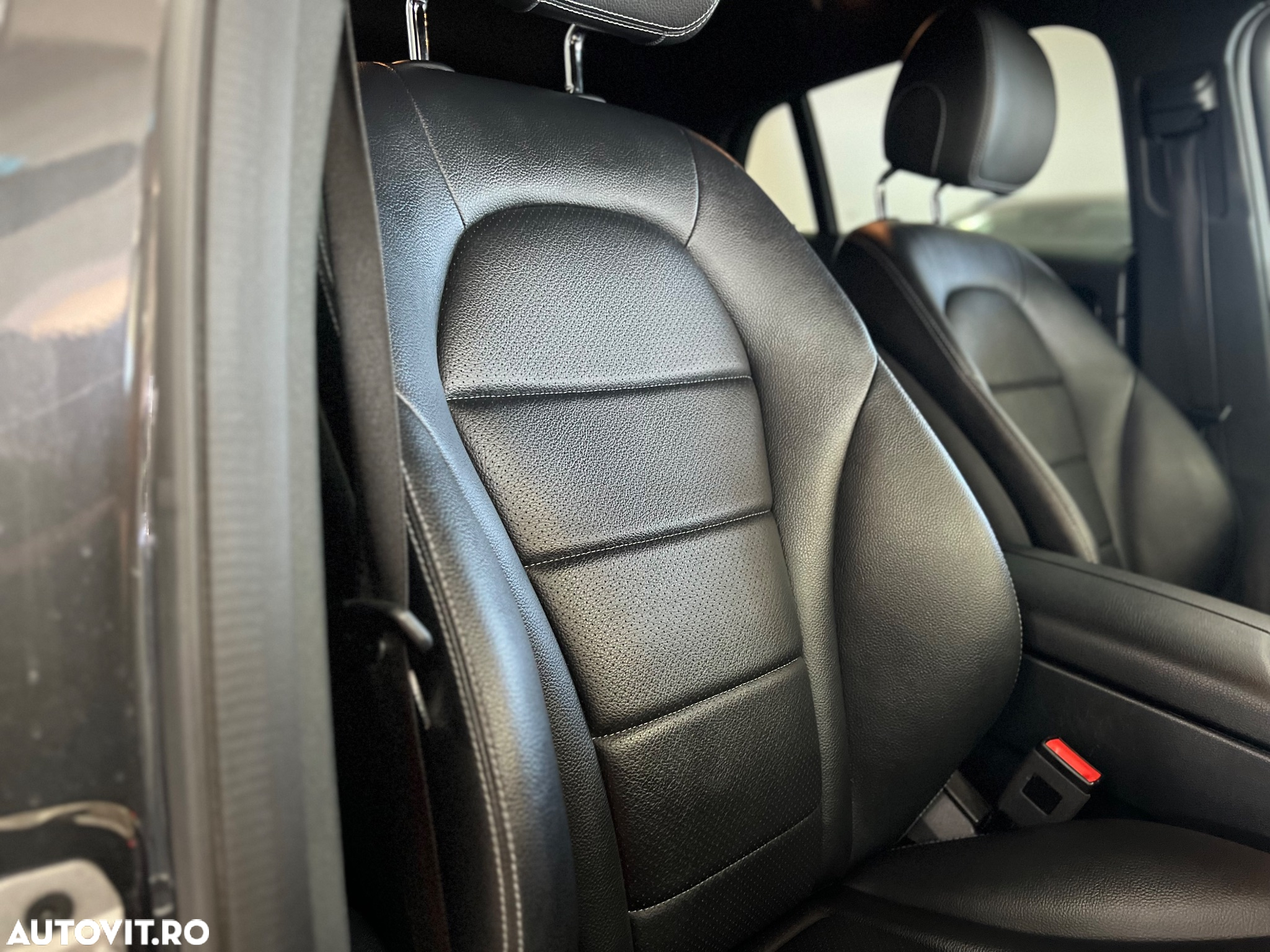 Mercedes-Benz GLC Coupe 200 d 4Matic 9G-TRONIC Exclusive - 4