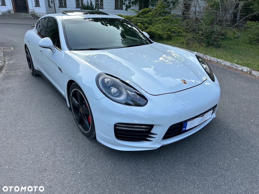 Porsche Panamera GTS PDK - 14