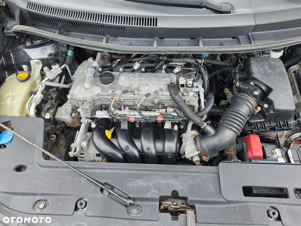 Toyota Auris 1.6 VVT-i Executive - 6