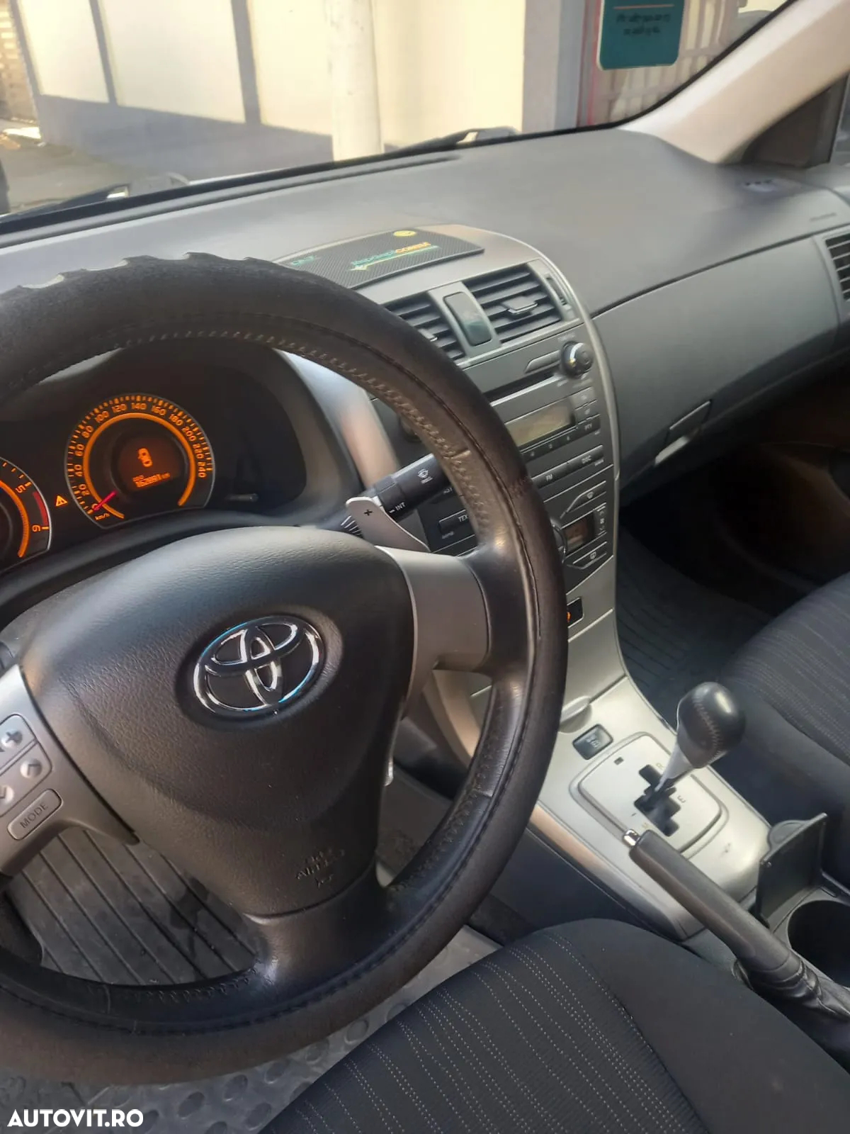 Toyota Corolla 1.4 D-4D Sedan Aut Luna - 4