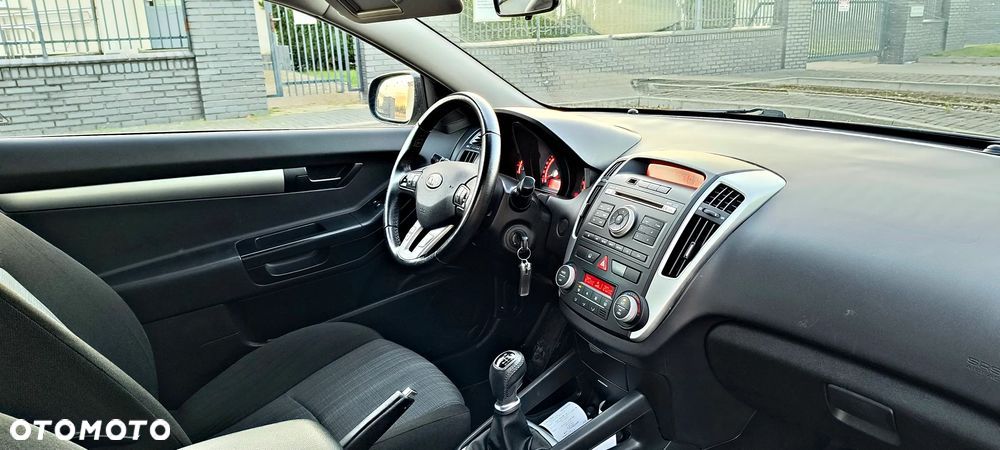 Kia Ceed Cee'd 1.6 Crdi S Euro2012 - 14