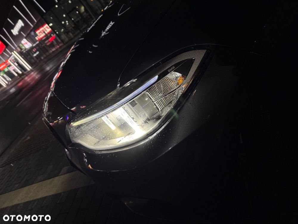 BMW Seria 2 218d - 21