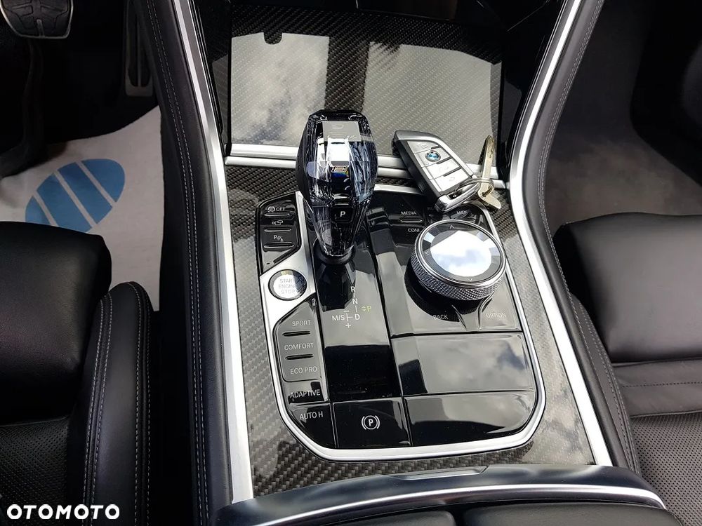 BMW Seria 8 - 33