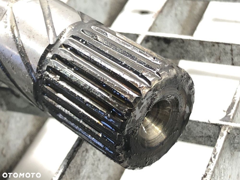 PÓŁOŚ PRAWY PRZÓD  RENAULT CLIO III (BR0/1, CR0/1) 2005 - 2014 1.2 16V (BR0R, BR1D, BR1L, CR0R) - 5