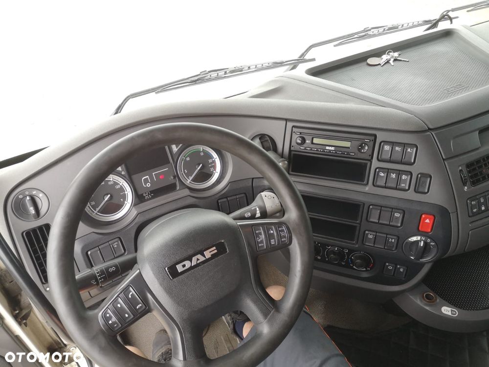 DAF XF - 12