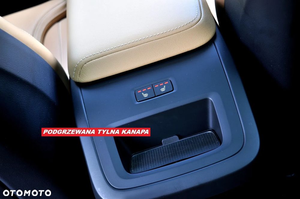 Volvo XC 60 B4 D Plus Dark - 31