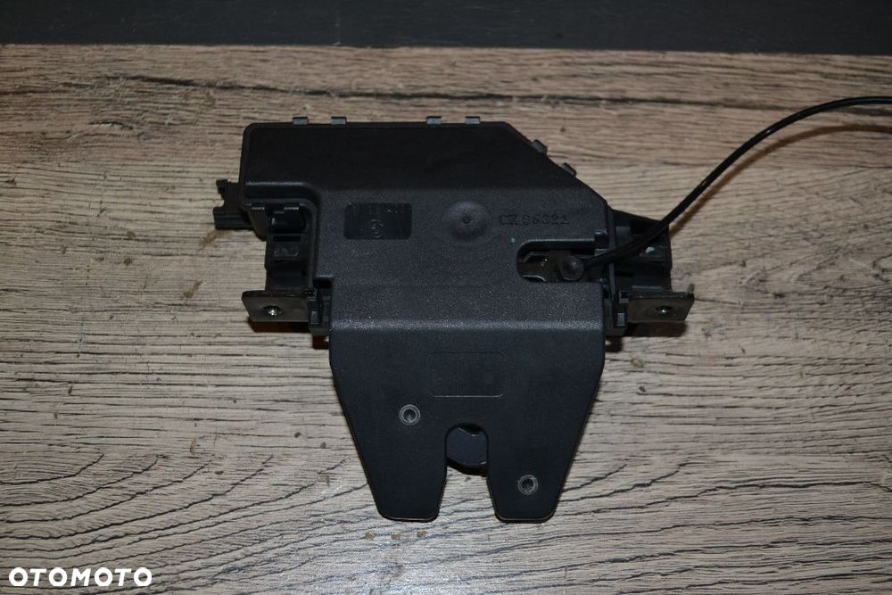 BMW E60 E81 E87 E85 E86 E90 ORYGINALNY ZAMEK KLAPY BAGAZNIKA 8196401 - 2