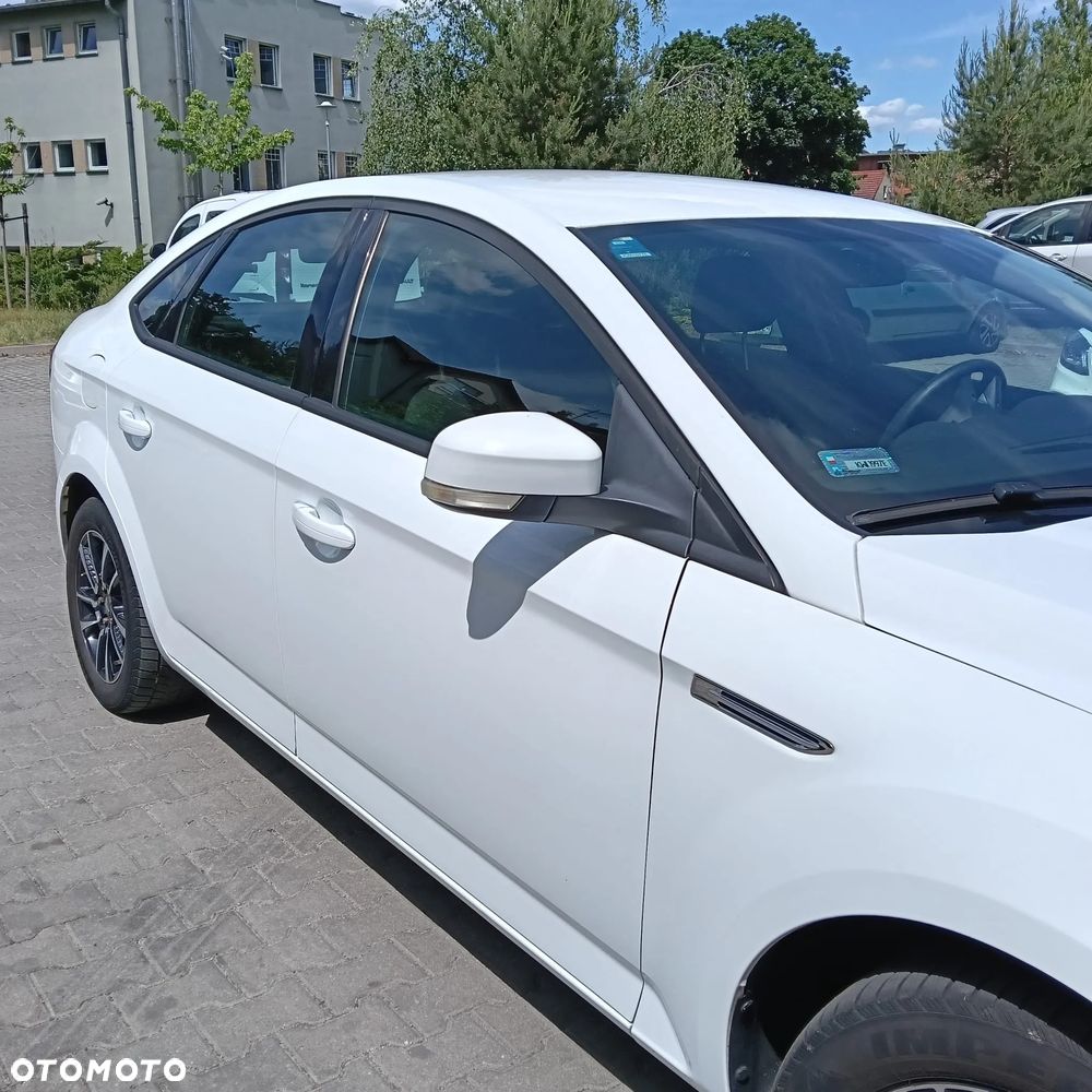 Ford Mondeo 1.6 T Ambiente - 13