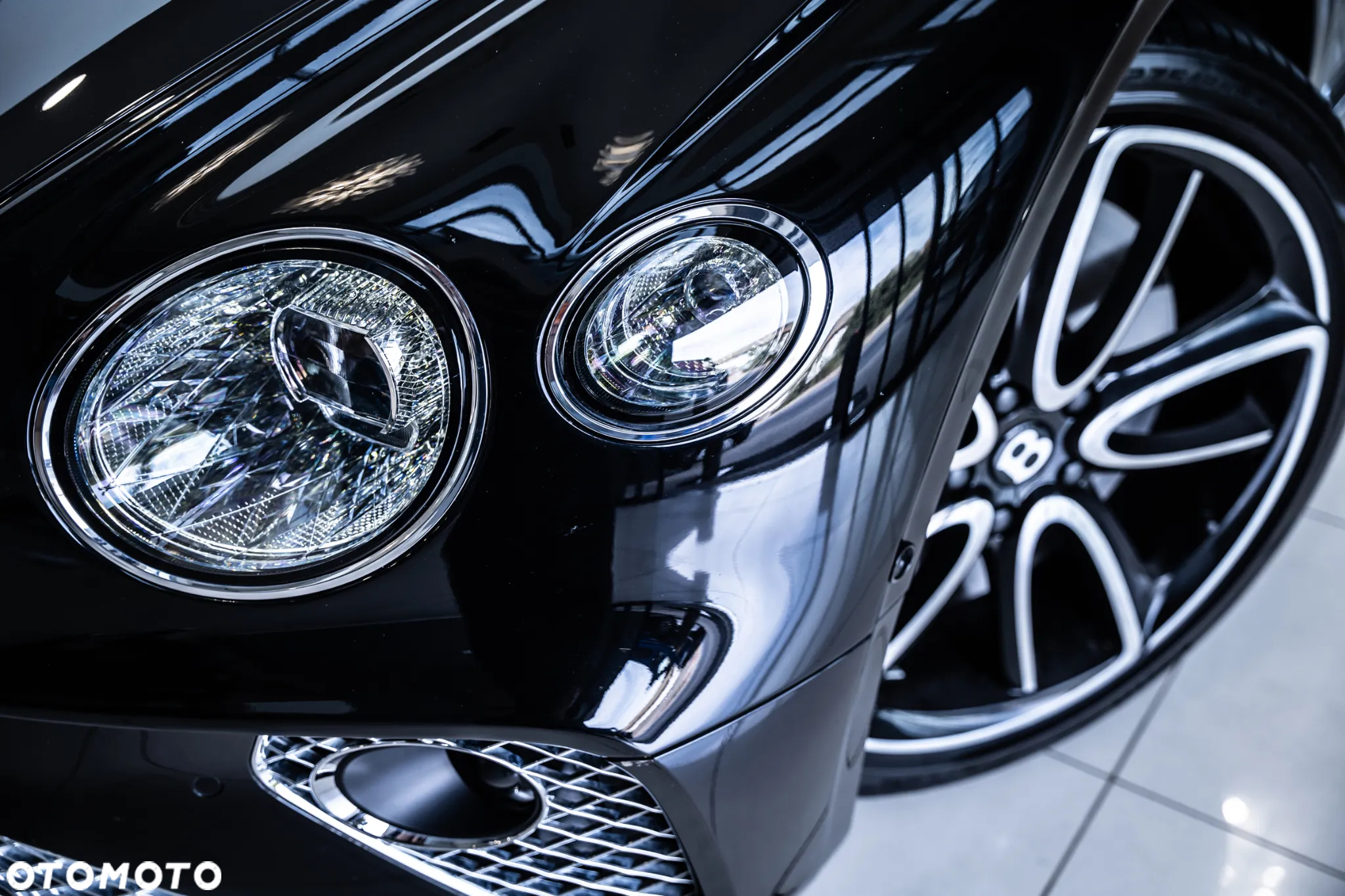 Bentley Continental GT New V8 - 5