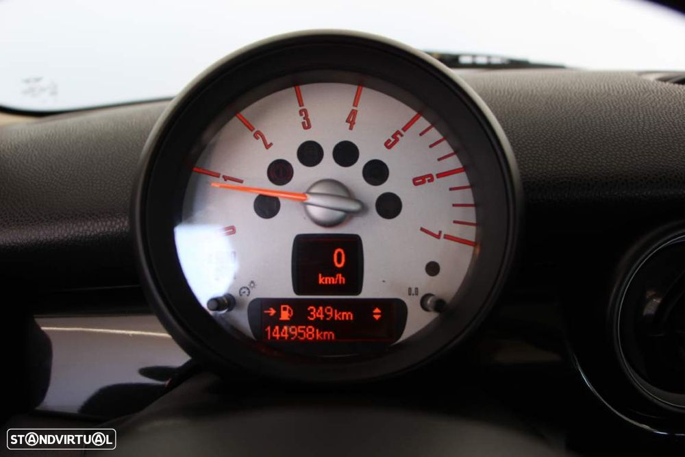 MINI Clubman Cooper D - 8