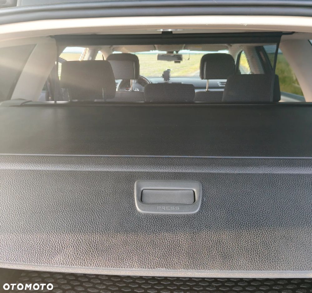 Volkswagen Passat 2.0 TDI Comfortline - 8