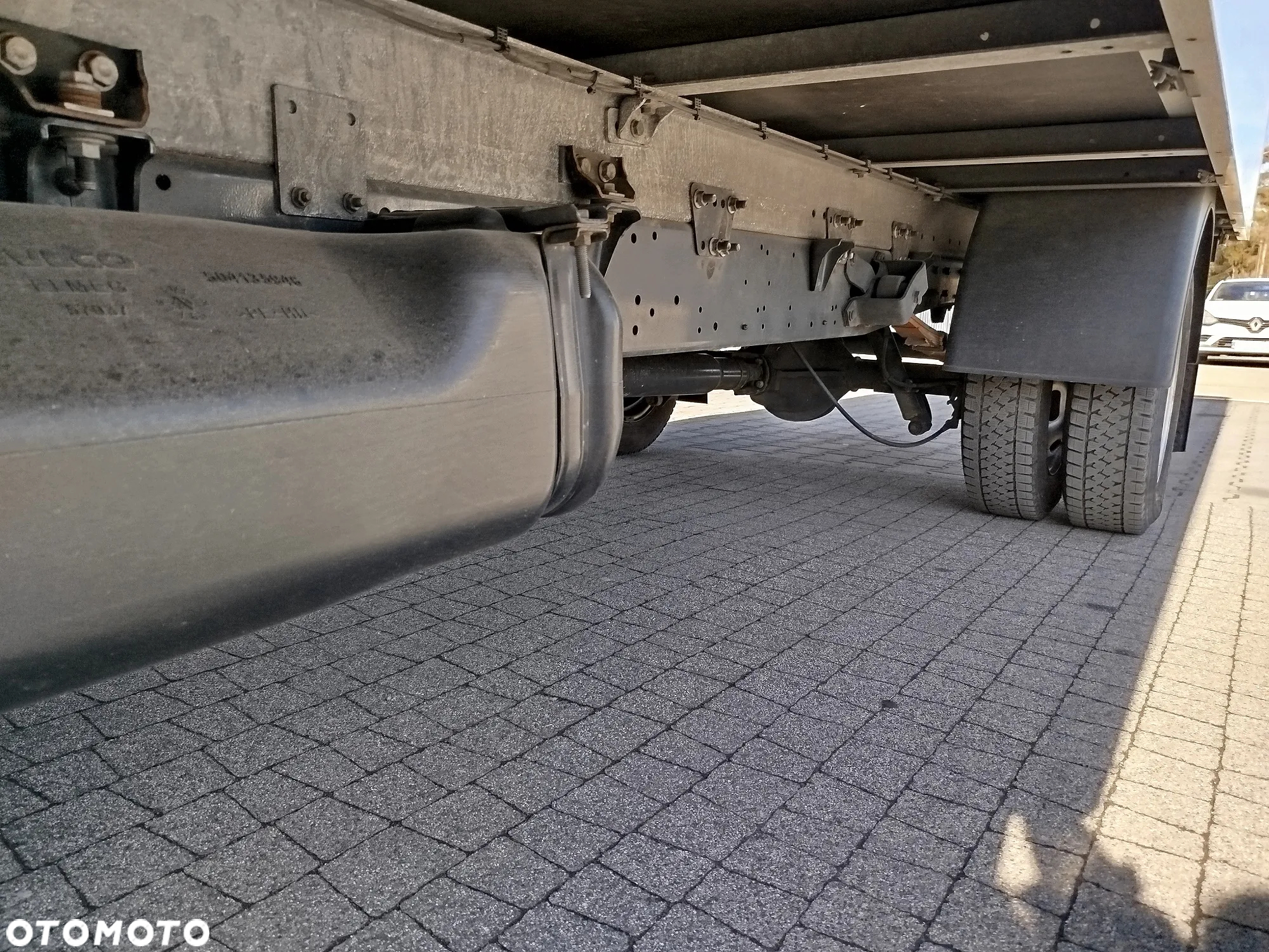 Iveco DAILY 35C16 KONTENER Z WINDĄ (750kg) - 15