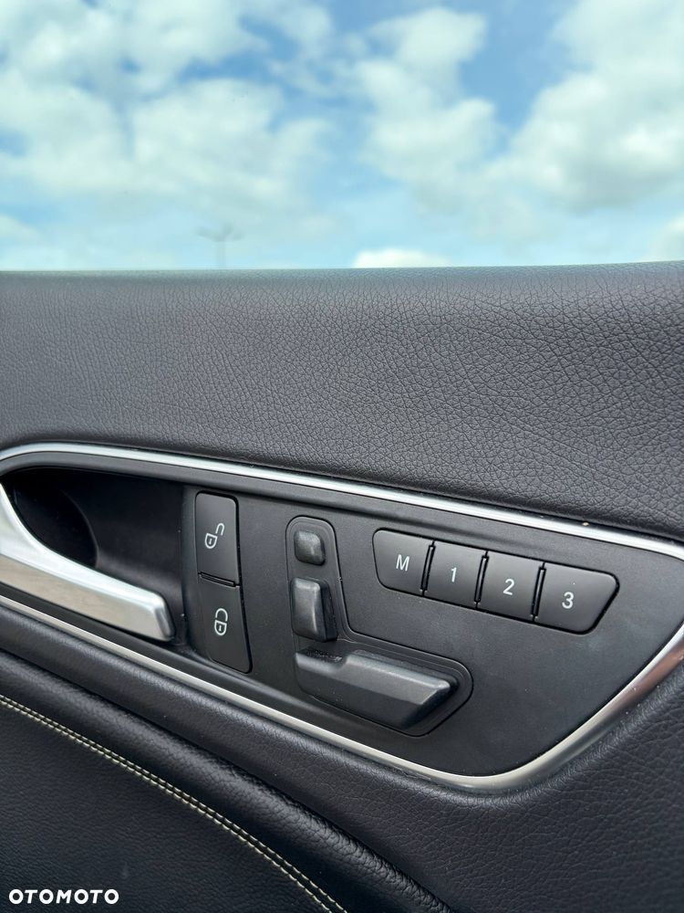 Mercedes-Benz CLA 250 4Matic 7G-DCT Edition 1 - 11