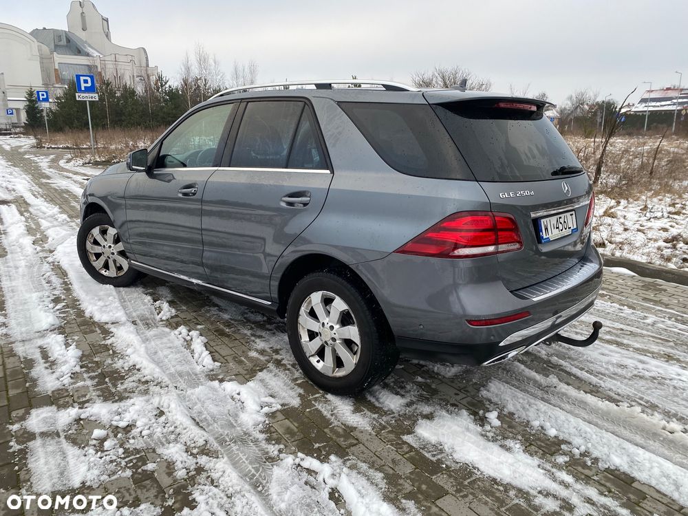 Mercedes-Benz GLE 250 d 4-Matic - 3