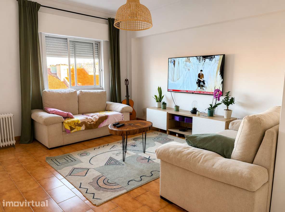 Apartamento T2, no centro de Loures - Arrendamento - Grande imagem: 3/9