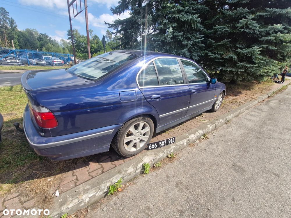BMW E39- pojazd na części: maska, zderzak, drzwi, szyby, lusterka, chłodnica ... - 20