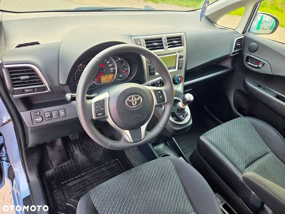 Toyota Verso S 1.33 Premium - 24