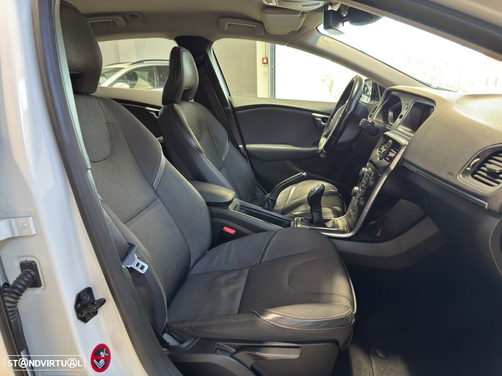 Volvo V40 1.6 D2 Eco Momentum - 31