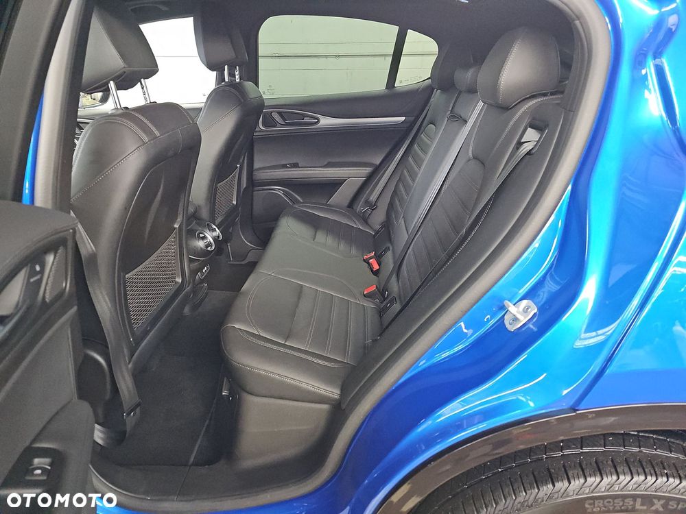 Alfa Romeo Stelvio 2.0 Turbo Veloce TI Q4 - 12