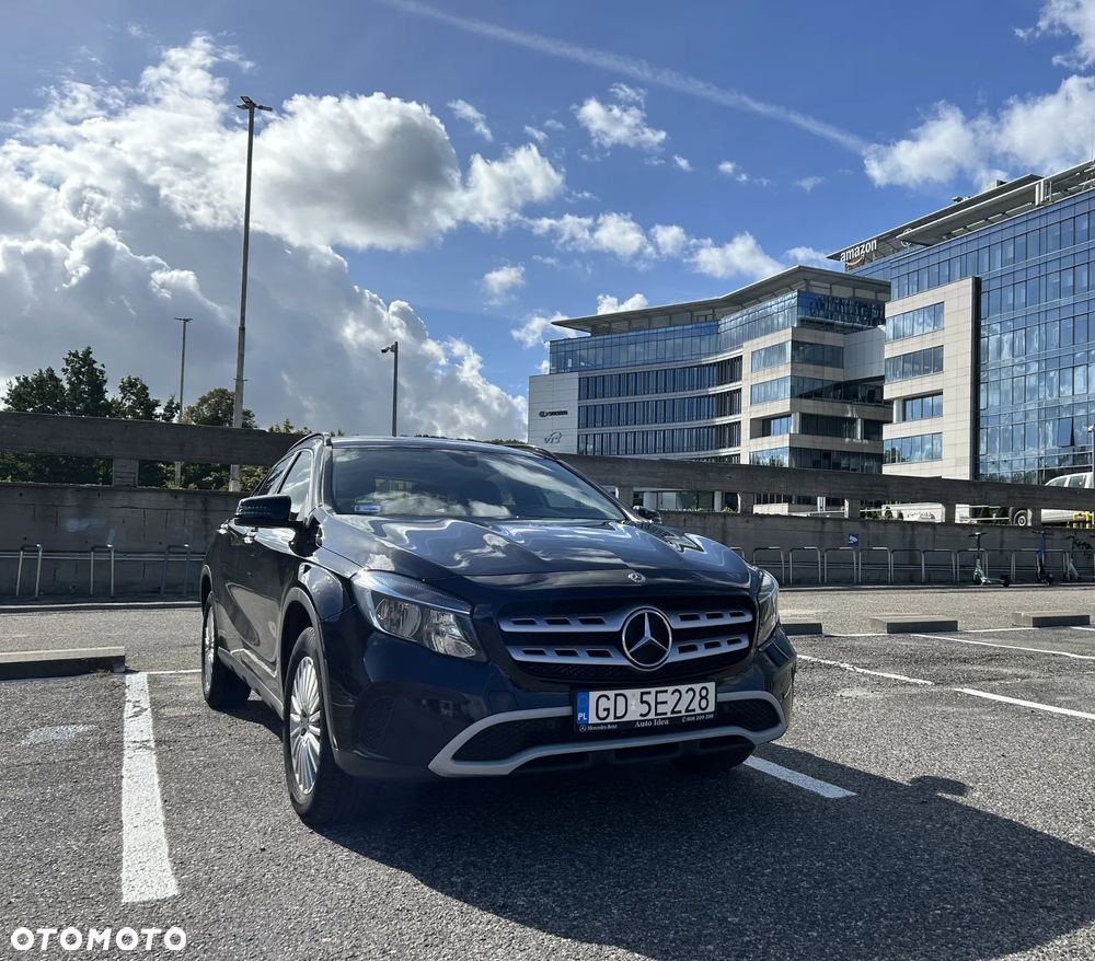 Mercedes-Benz GLA 200 7G-DCT Style - 4