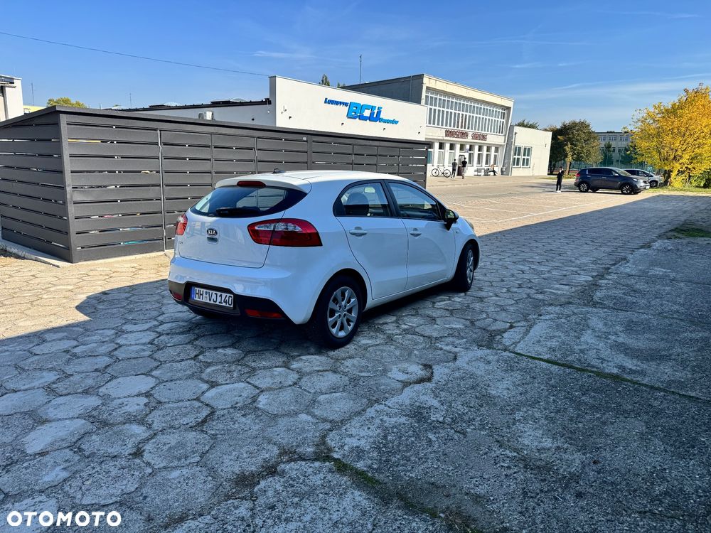 Kia Rio - 5