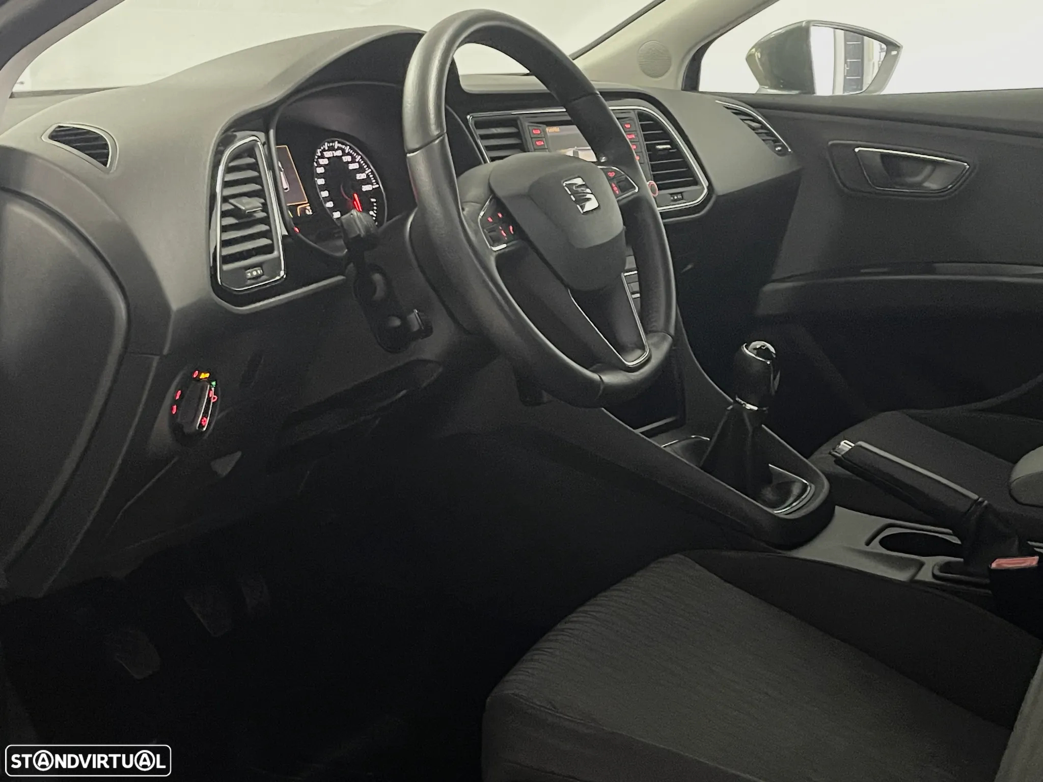 SEAT Leon ST 1.6 TDI Reference Ecomotive - 6