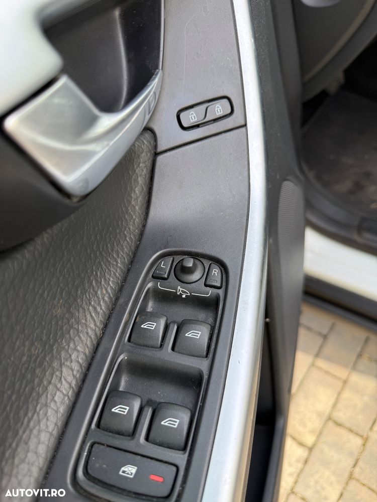 Volvo XC 60 D4AWD Kinetic - 16