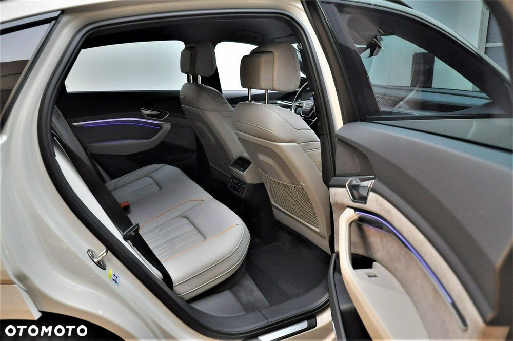 Audi e-tron Sportback - 27