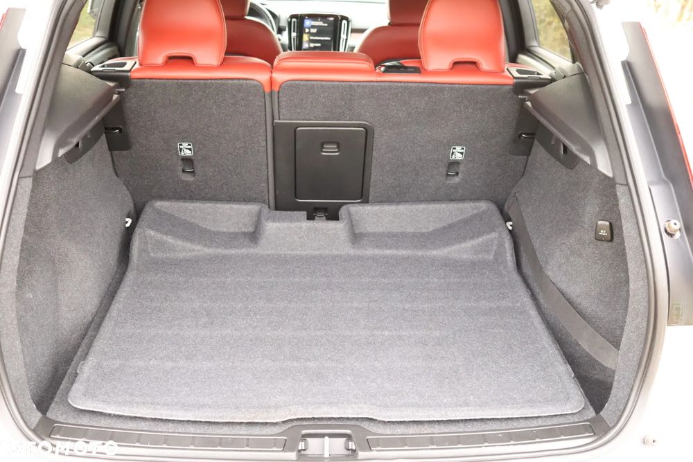 Volvo XC 40 T5 AWD Momentum - 9