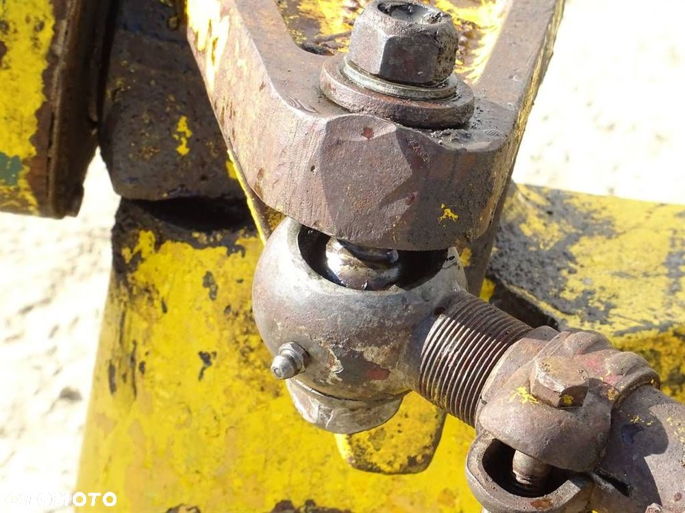 OS PRZÓD  JCB 3D111 - 6