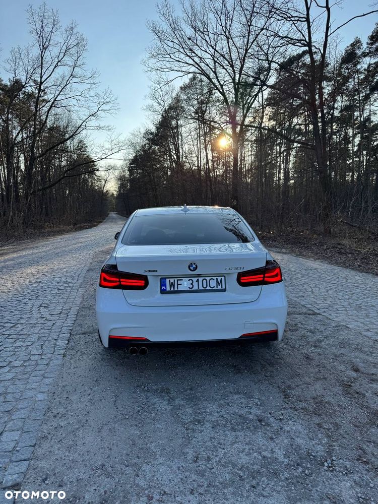 BMW Seria 3 330i xDrive M Sport - 5