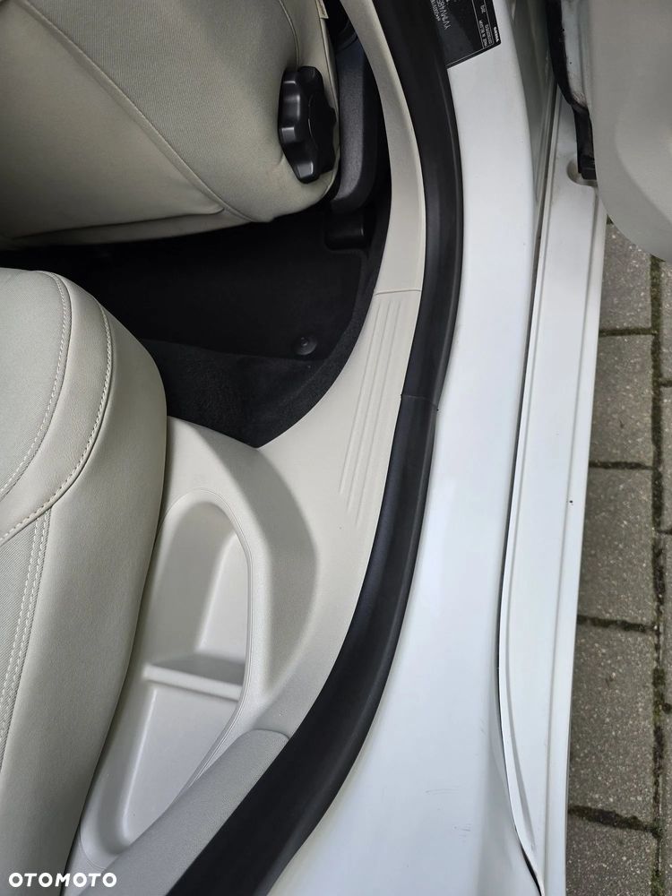 Volvo V40 T4 Kinetic - 25