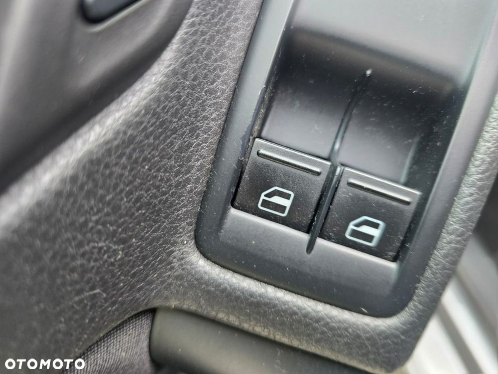 Volkswagen Golf - 25