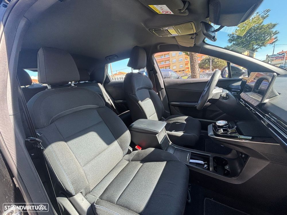 MG MG4 64 kWh Luxury - 23