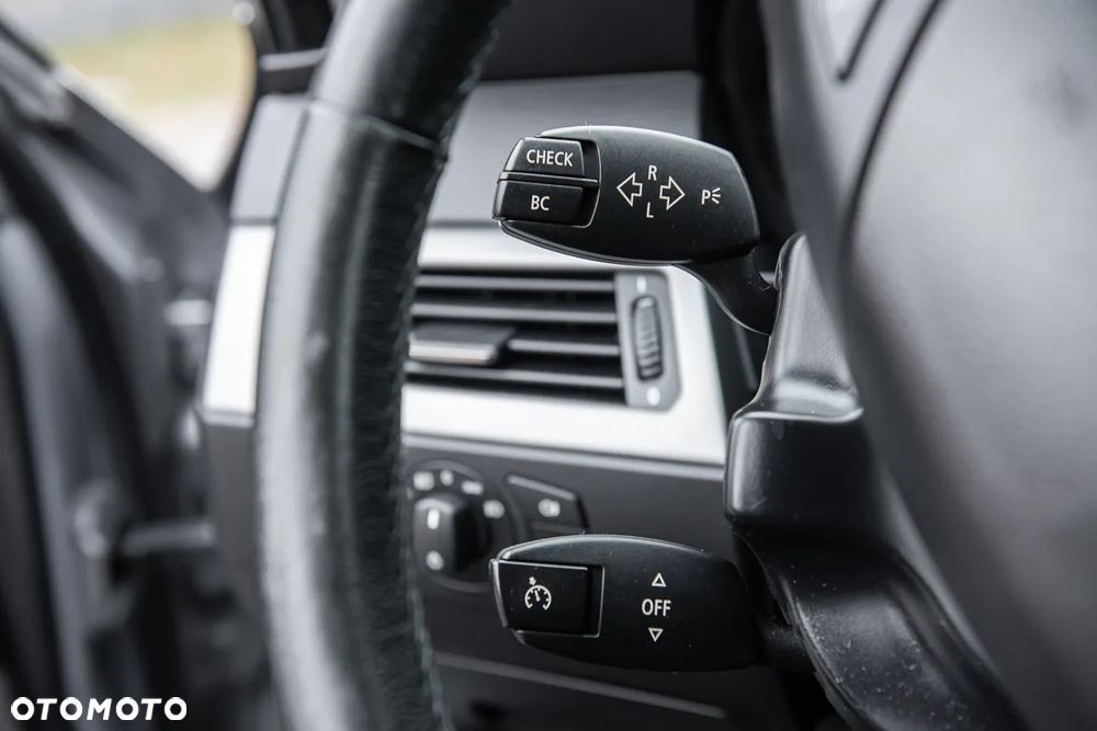 BMW Seria 5 525i - 22