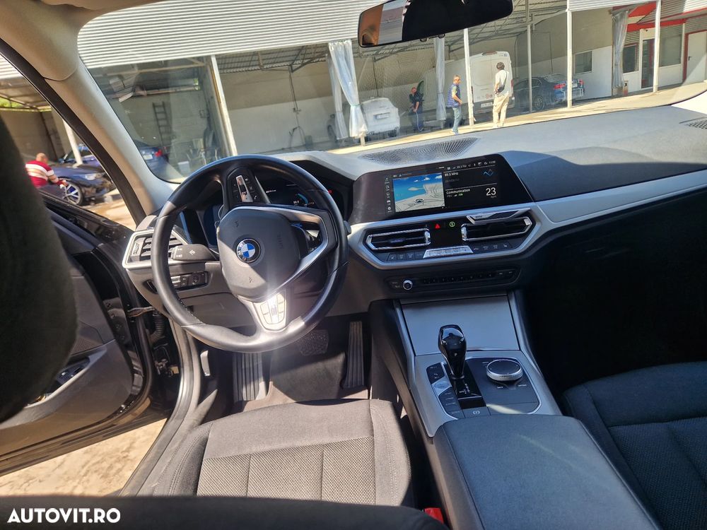 BMW Seria 3 330e Aut. Advantage - 14