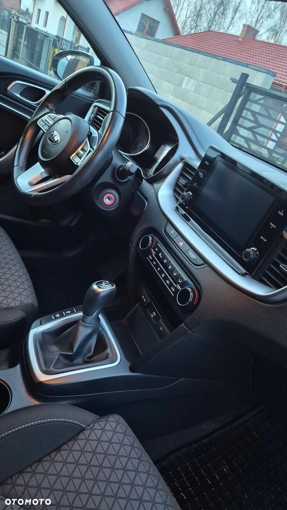 Kia XCeed 1.5 T-GDI M - 14