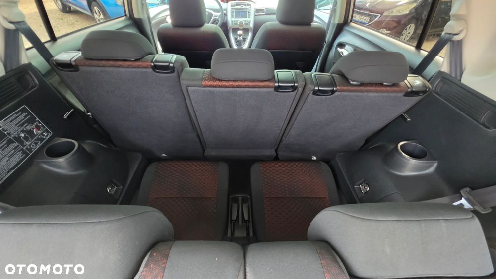 Toyota Verso 2.0 D-4D Premium 7os - 17