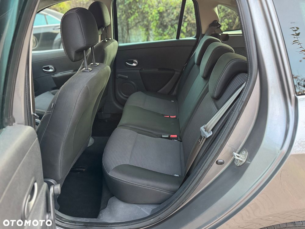 Renault Clio 1.2 16V 75 Expression - 14