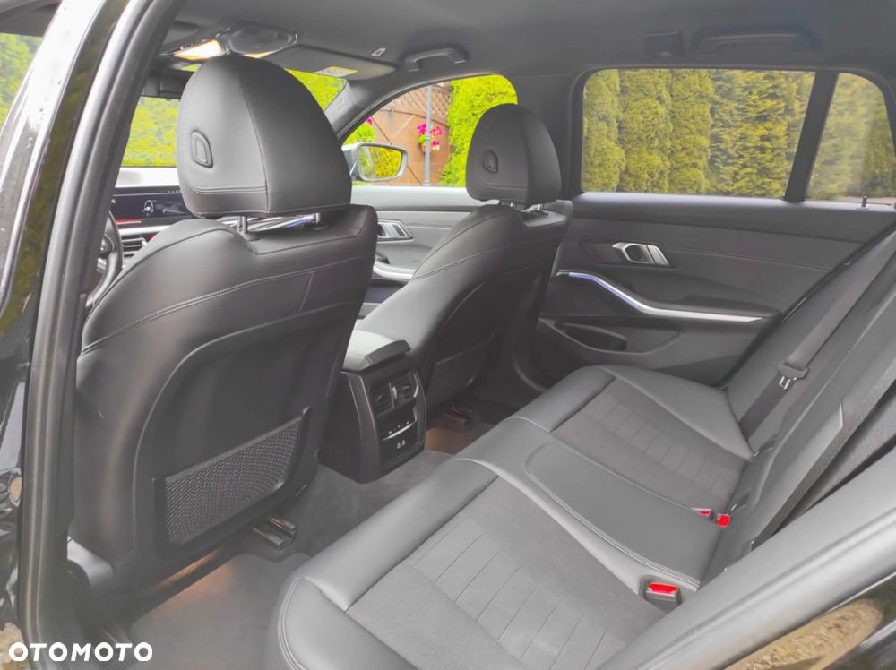 BMW Seria 3 318d Touring Advantage - 9