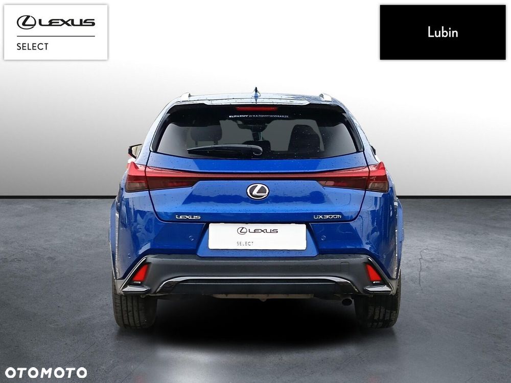 Lexus UX - 4