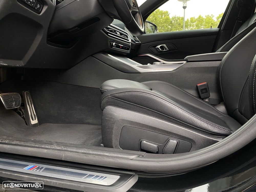 BMW 330 e Pack Desportivo M Pro Auto - 16