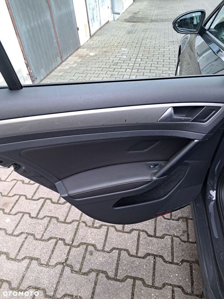 Volkswagen Golf - 16