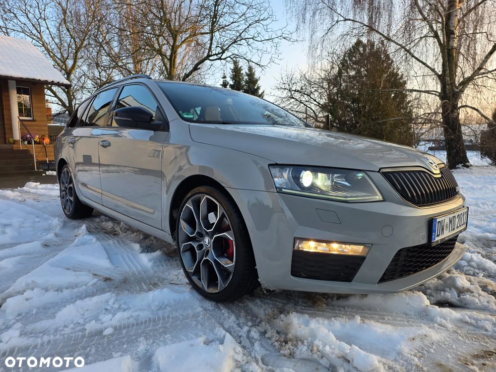 Skoda Octavia 2.0 TDI DSG RS - 36